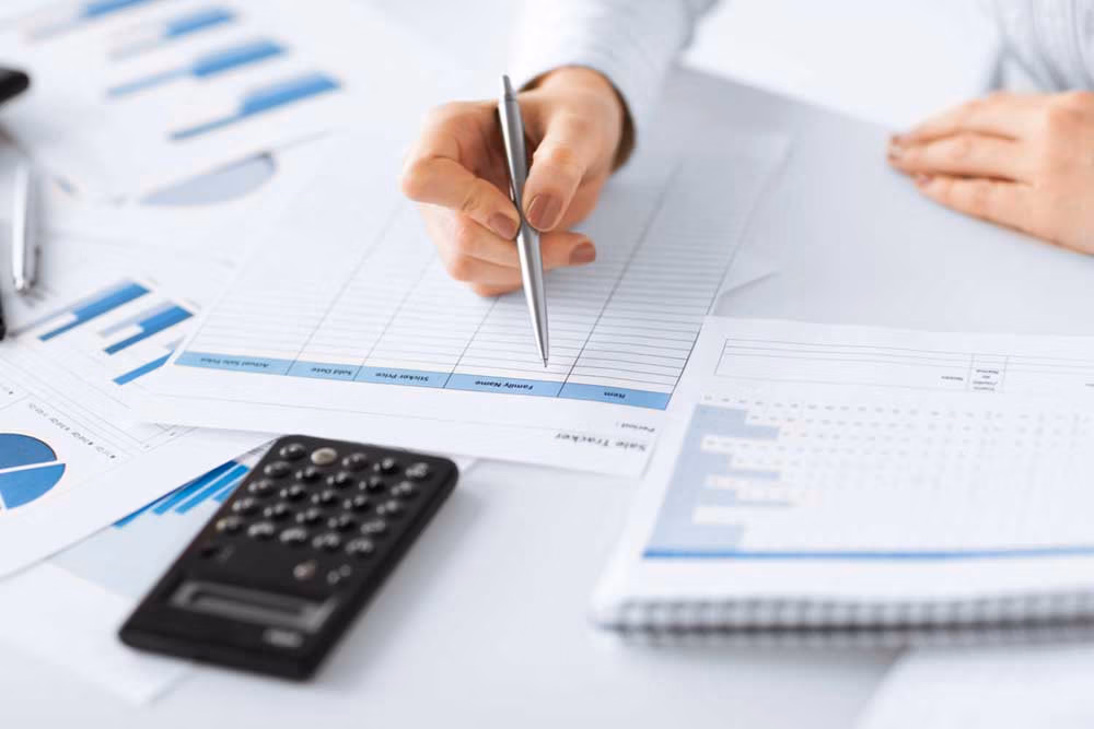 Fixed Income Vs. Variable Income: Key Differences Explained